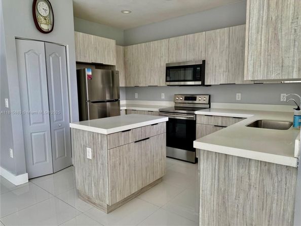 1940 SE 21st Ct, Homestead FL 33035