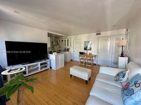 940 7th St D, Miami Beach FL 33139