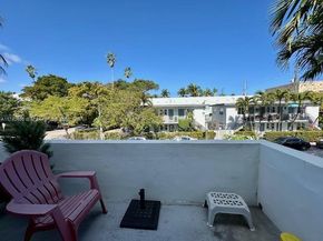 940 7th St D, Miami Beach FL 33139