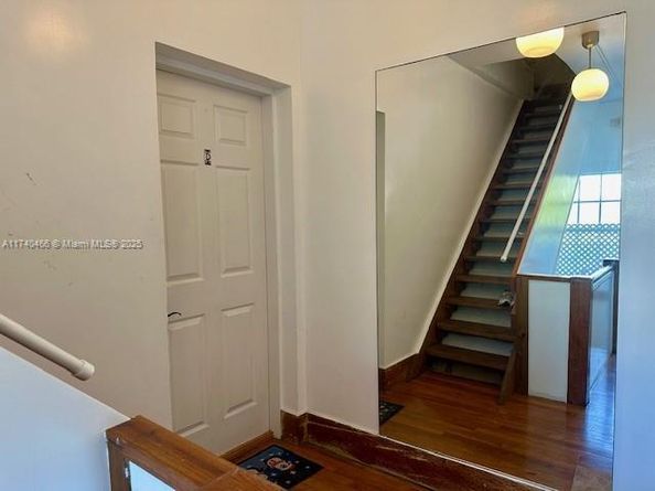 940 7th St D, Miami Beach FL 33139