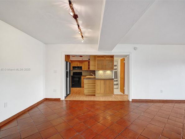 8335 SW 72nd Ave 205D, Miami FL 33143