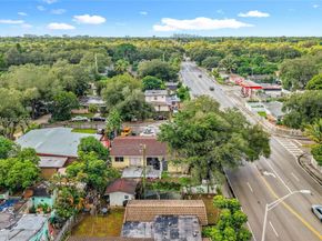 605 NE 164th St, Miami FL 33162