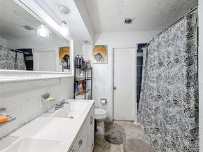 605 NE 164th St, Miami FL 33162