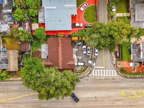 605 NE 164th St, Miami FL 33162
