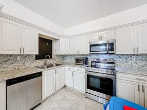 605 NE 164th St, Miami FL 33162