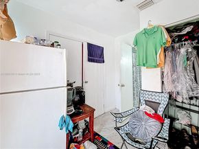 605 NE 164th St, Miami FL 33162