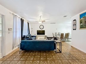 605 NE 164th St, Miami FL 33162
