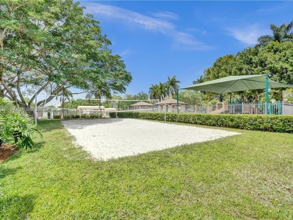 1032 Sequoia Ln, Weston FL 33327