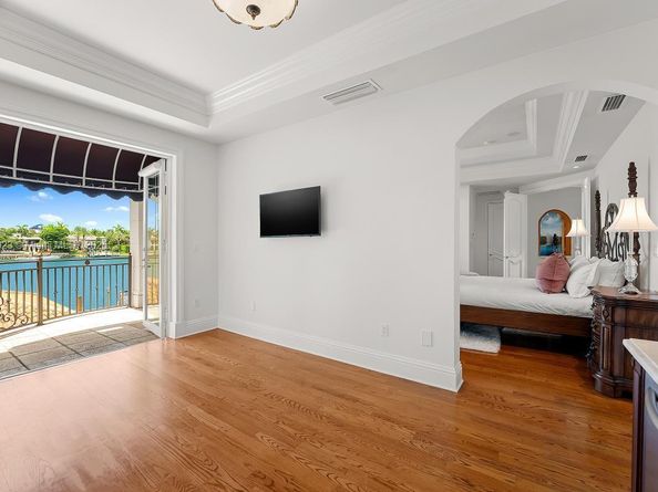 66 S Hibiscus Dr, Miami Beach FL 33139