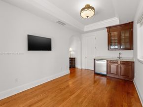 66 S Hibiscus Dr, Miami Beach FL 33139
