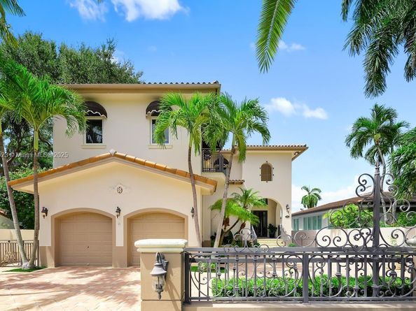 66 S Hibiscus Dr, Miami Beach FL 33139