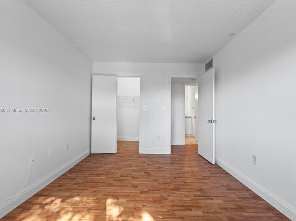 15600 SW 80th St L203, Miami FL 33193