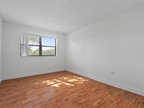 15600 SW 80th St L203, Miami FL 33193