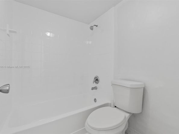15600 SW 80th St L203, Miami FL 33193