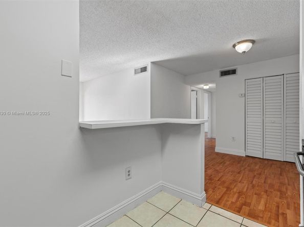 15600 SW 80th St L203, Miami FL 33193