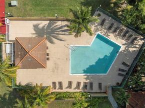 15600 SW 80th St L203, Miami FL 33193