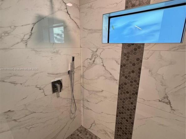 2430 NW 22nd Rd, Fort Lauderdale FL 33311