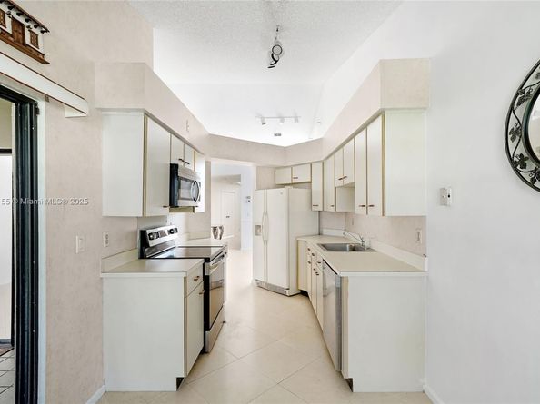 17340 Boca Club Blvd 703, Boca Raton FL 33487