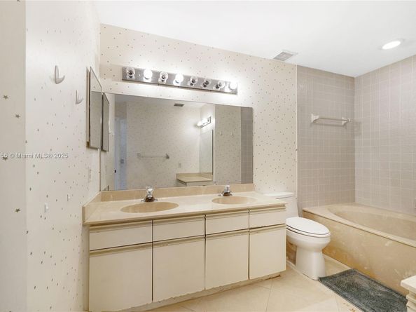 17340 Boca Club Blvd 703, Boca Raton FL 33487
