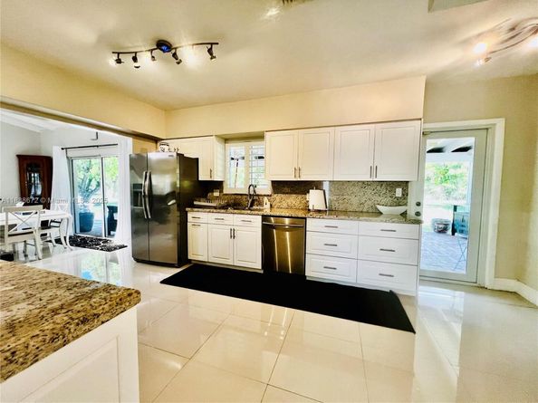 7500 SW 81st Ave, Miami FL 33143