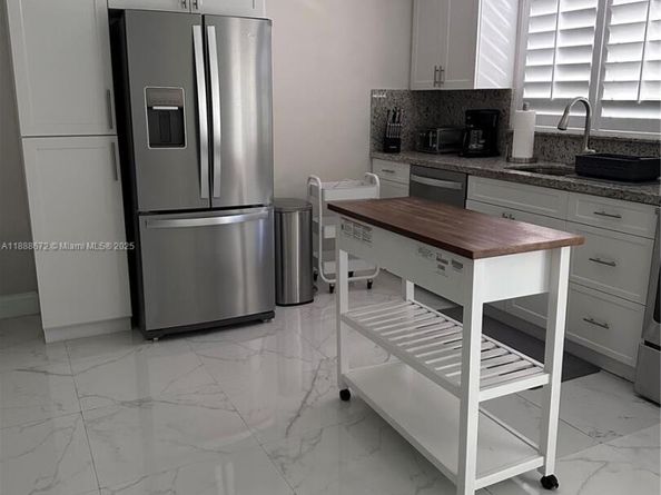 7500 SW 81st Ave, Miami FL 33143