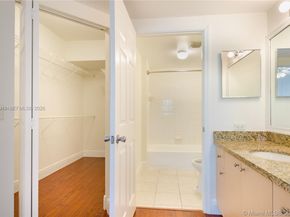 2458 Centergate Dr 202, Miramar FL 33025