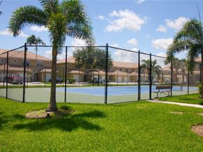 2458 Centergate Dr 202, Miramar FL 33025