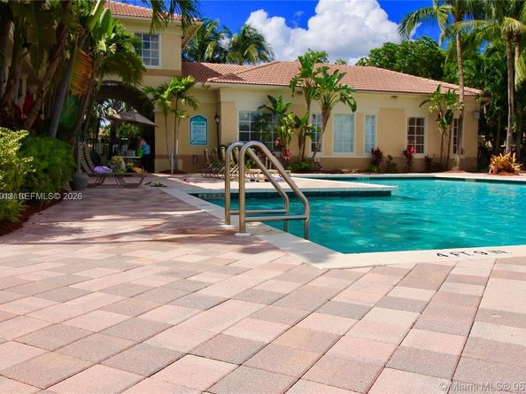 2458 Centergate Dr 202, Miramar FL 33025