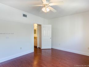 2458 Centergate Dr 202, Miramar FL 33025