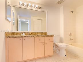 2458 Centergate Dr 202, Miramar FL 33025