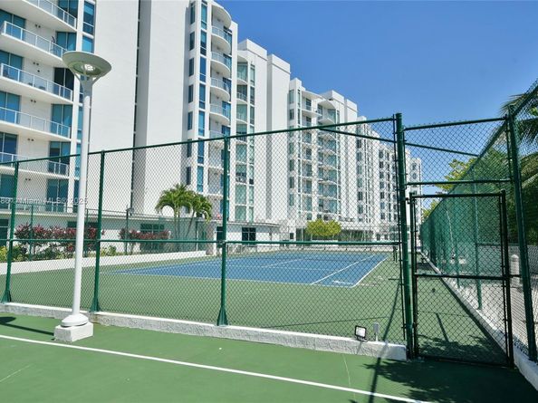 3029 NE 188th St 902, Aventura FL 33180