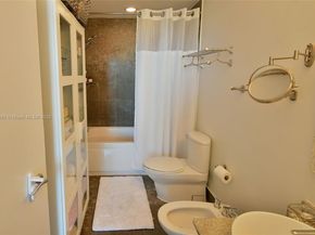 3029 NE 188th St 902, Aventura FL 33180