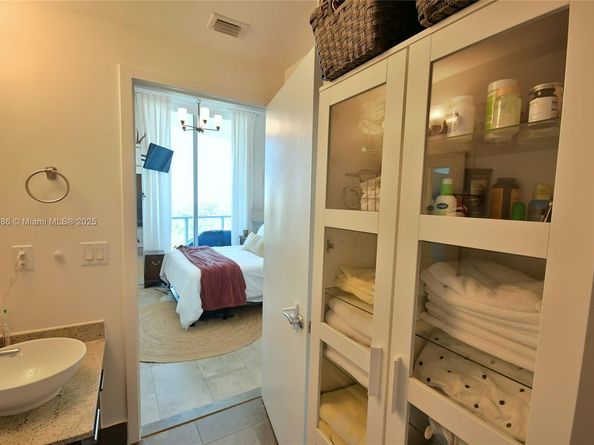 3029 NE 188th St 902, Aventura FL 33180