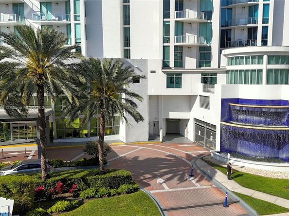 3029 NE 188th St 902, Aventura FL 33180