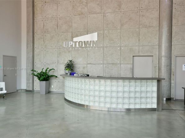 3029 NE 188th St 902, Aventura FL 33180