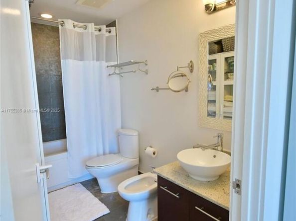 3029 NE 188th St 902, Aventura FL 33180