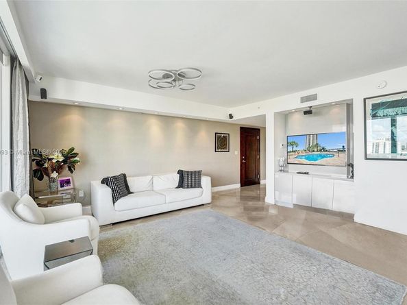 19400 Turnberry Way 1012, Aventura FL 33180