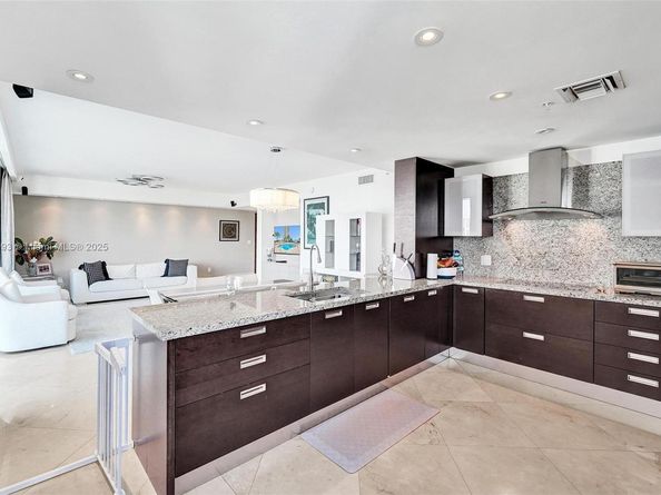 19400 Turnberry Way 1012, Aventura FL 33180