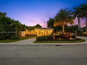 1203 Lincoln St, Hollywood FL 33019