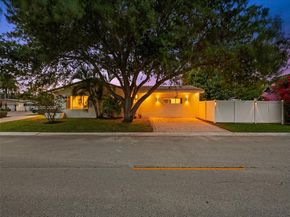 1203 Lincoln St, Hollywood FL 33019