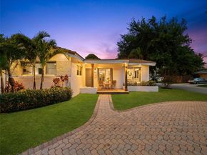 1203 Lincoln St, Hollywood FL 33019