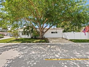 1203 Lincoln St, Hollywood FL 33019