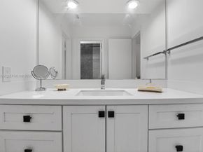 7110 SW 54th St, Miami FL 33155