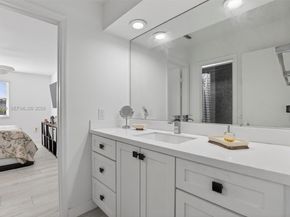 7110 SW 54th St, Miami FL 33155