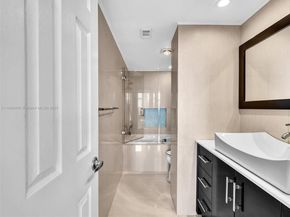 4400 Hillcrest Dr 617B, Hollywood FL 33021