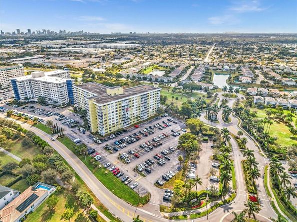 4400 Hillcrest Dr 617B, Hollywood FL 33021