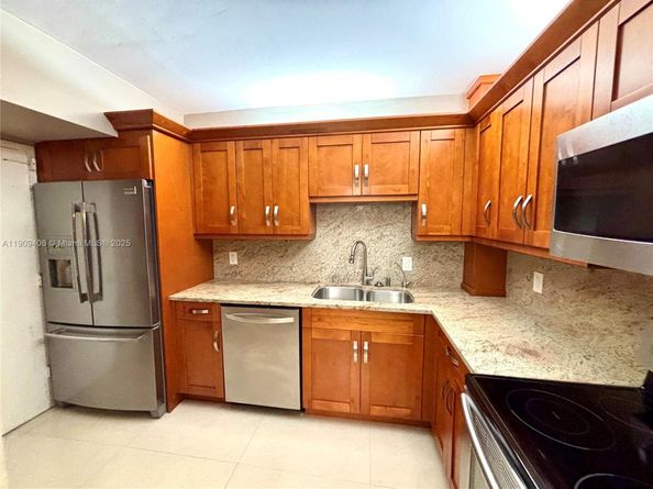 4400 Hillcrest Dr 617B, Hollywood FL 33021