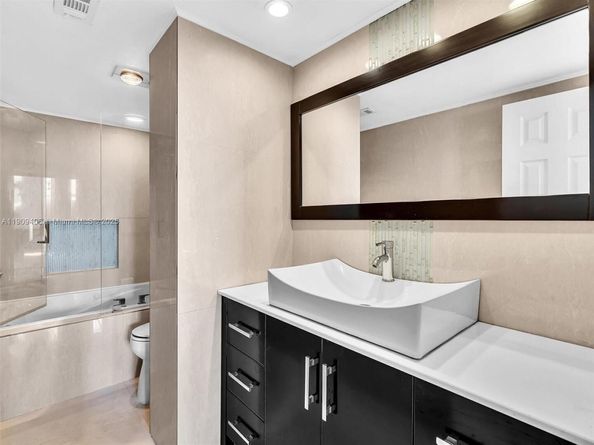 4400 Hillcrest Dr 617B, Hollywood FL 33021