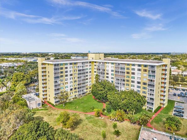 4400 Hillcrest Dr 617B, Hollywood FL 33021