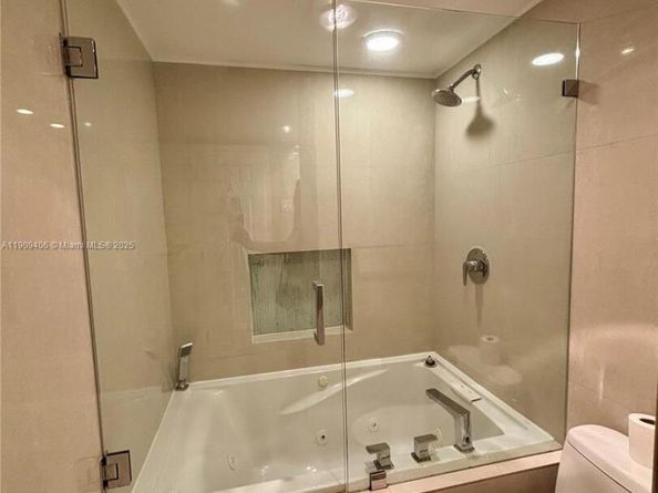 4400 Hillcrest Dr 617B, Hollywood FL 33021